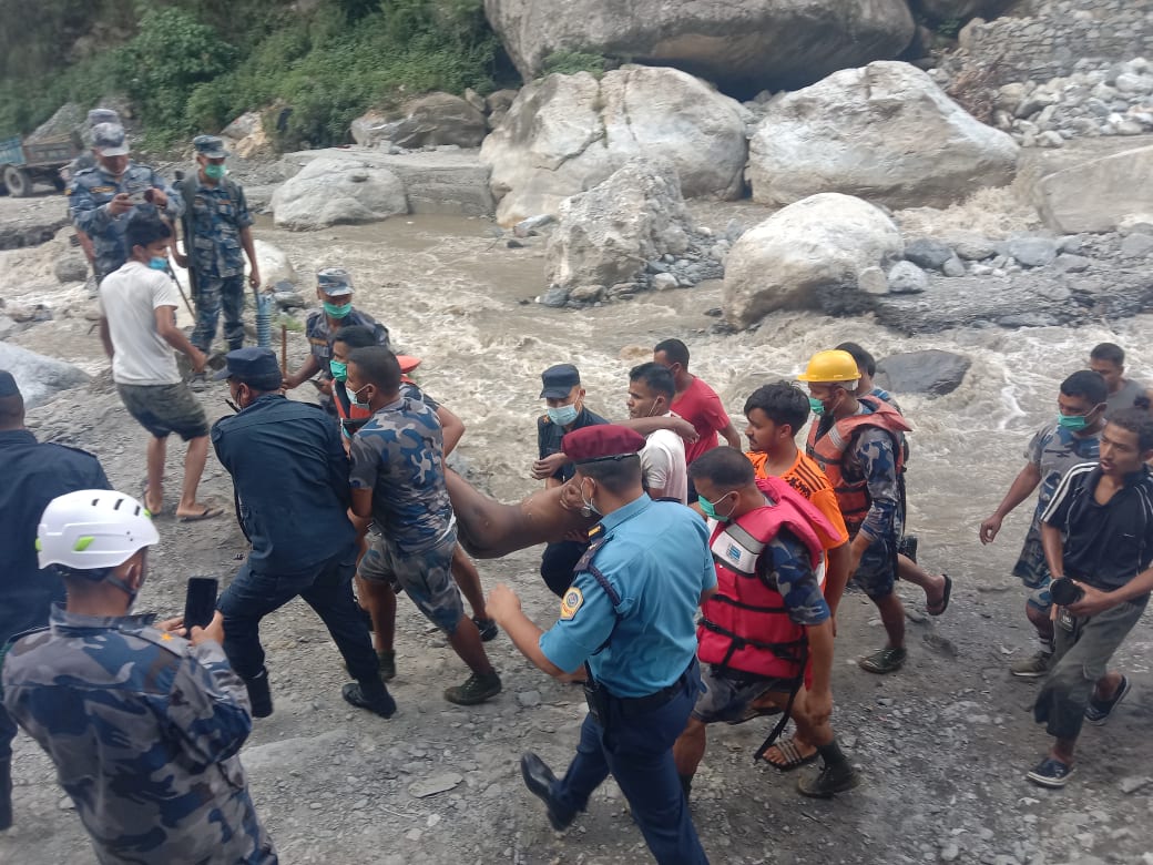 दार्चुलामा पौडी खेल्दा ह्युमपाइपमा अड्केर दुई बालकको मृत्यु